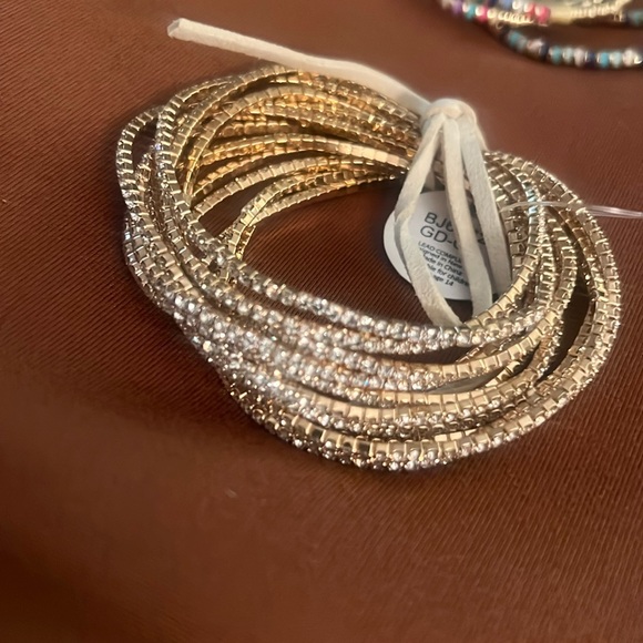 Beautiful crystal multi strand, gold stretch bracelet - Picture 2 of 4